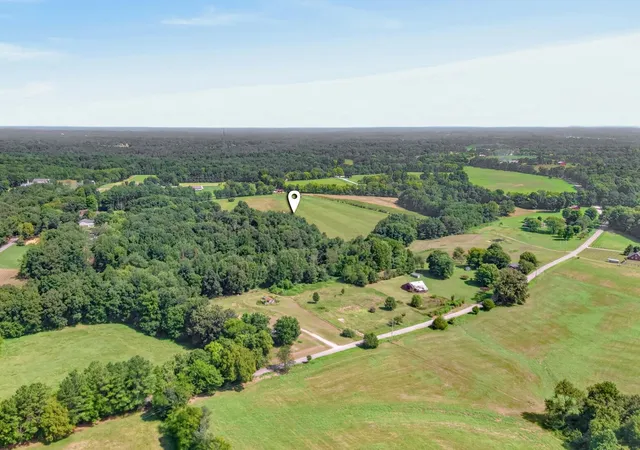 4th image of 635 Houston Fielder Rd, Clarksville, TN 37043 | MLS# 3516199