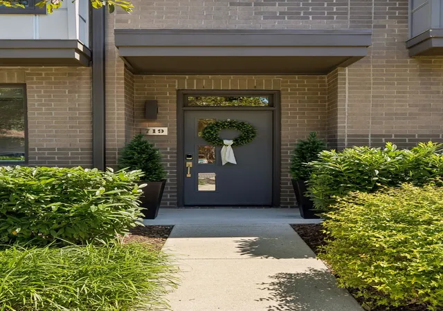 Photo 2 of Townhouse for sale at 719 Bradford Ave, Nashville, TN 37204 | MLS# 3516621 | Listing updated on 2026-10-07