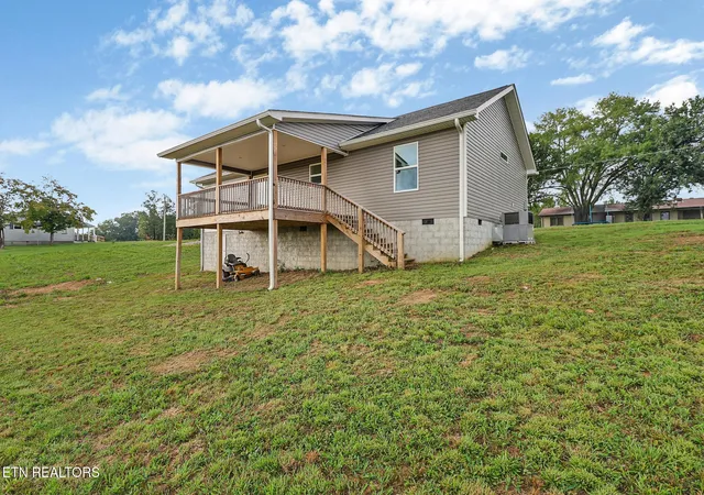 Photo 3 of Single family home for sale at 1081 Old Sunbright Rd, Jamestown, TN 38556 | MLS# 3516177 | Listing updated on 2026-08-20