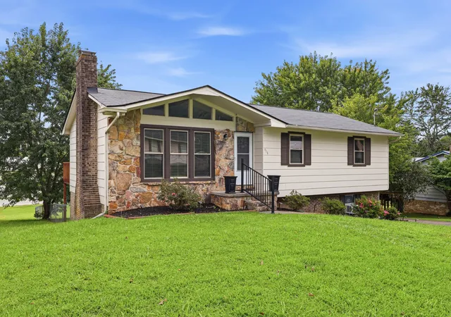 Photo 2 of Single family home for sale at 916 Tri Cir Ne, Cleveland, TN 37312 | MLS# 3526847 | Listing updated on 2026-09-06