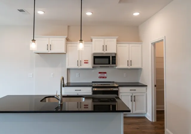 Photo 4 of Single family home for sale at 624 Southern Pass Run, Clarksville, TN 37043 | MLS# 3527231 | Listing updated on 2026-08-27