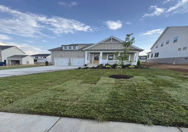 Photo 2 of Single family home for sale at 5205 Fairhaven Ct N, Thompsons Station, TN 37179 | MLS# 3516292 | Listing updated on 2026-10-04