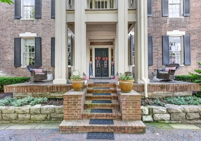Photo 3 of Single family home for sale at 137 3rd Avenue N, Franklin, TN 37064 | MLS# 3529890 | Listing updated on 2026-09-06