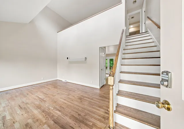 Photo 4 of Townhouse for sale at 427 Country Clb Ct, Clarksville, TN 37043 | MLS# 3516398 | Listing updated on 2026-08-20