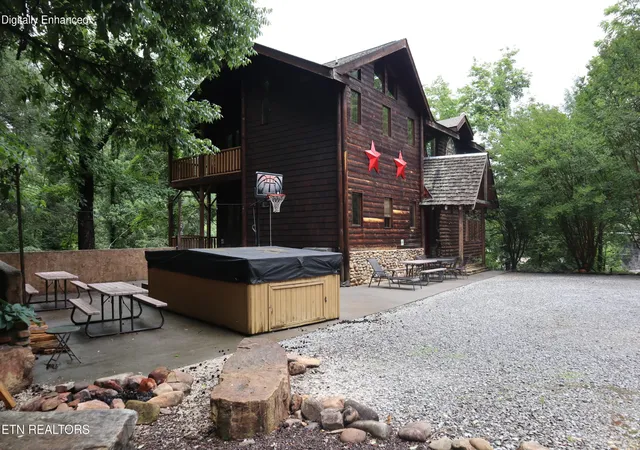Photo 3 of Single family home for sale at 402 Laurel Ave, Gatlinburg, TN 37738 | MLS# 3516273 | Listing updated on 2026-08-30