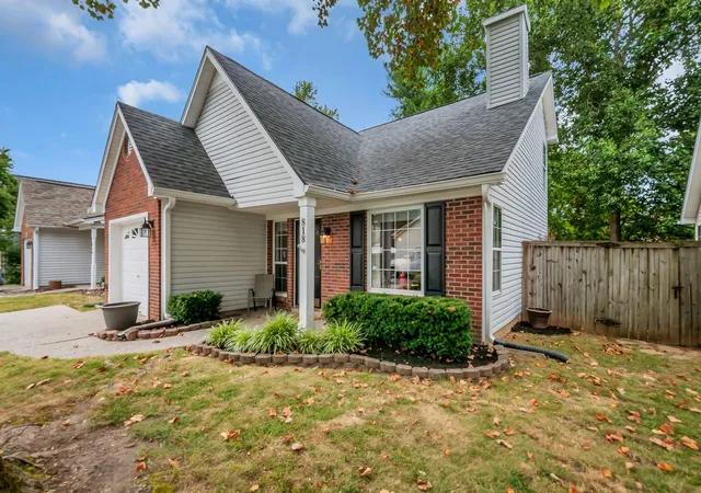 Photo 2 of Single family home for sale at 818 Brandyleigh Ct, Franklin, TN 37069 | MLS# 3520285 | Listing updated on 2026-10-09