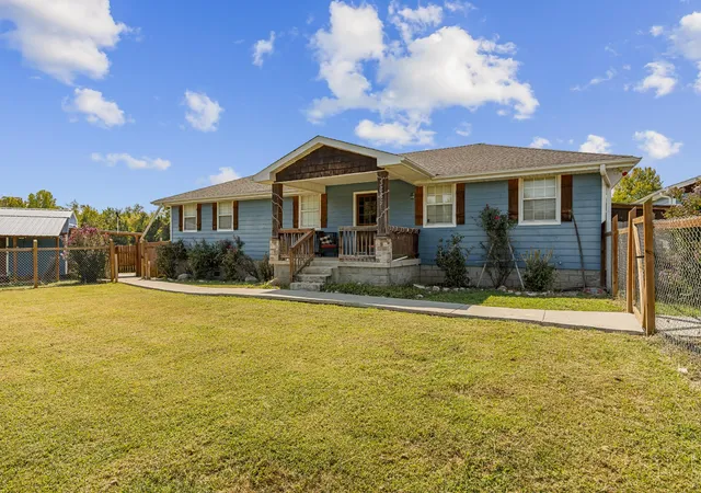 Photo 2 of Single family home for sale at 3885 Hwy 231 S, Castalian Springs, TN 37031 | MLS# 3526971 | Listing updated on 2026-09-04