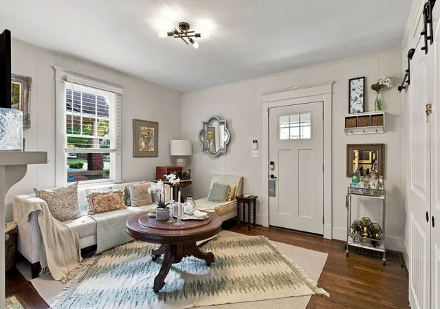 Photo 4 of Single family home for sale at 2307 Saint Louis St, Nashville, TN 37208 | MLS# 3516333 | Listing updated on 2026-08-26