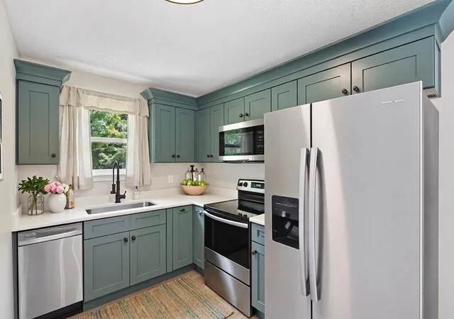 Photo 2 of Single family home for sale at 213 Creekside Dr, Clarksville, TN 37042 | MLS# 3528511 | Listing updated on 2026-08-31