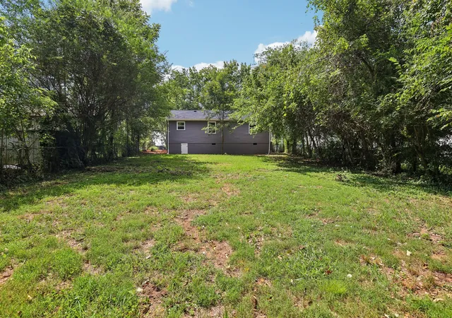Photo 9 of Single family home for sale at 213 Creekside Dr, Clarksville, TN 37042 | MLS# 3528511 | Listing updated on 2026-08-31