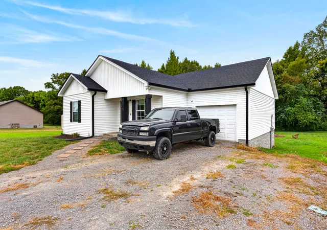 Photo 3 of Single family home for sale at 681 W Main St, Alexandria, TN 37012 | MLS# 3528014 | Listing updated on 2026-08-31