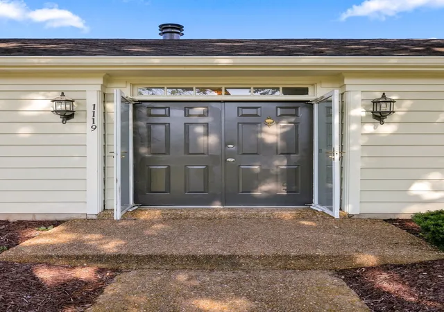 Photo 3 of Sale Pending at 1119 E Northfield Blvd, Murfreesboro, TN 37130 | MLS# 3516534 | Listing updated on 2026-09-25