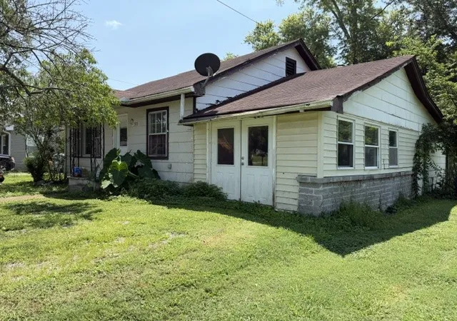 1st image of 311 Poplar St N, Cowan, TN 37318 | MLS# 3516340