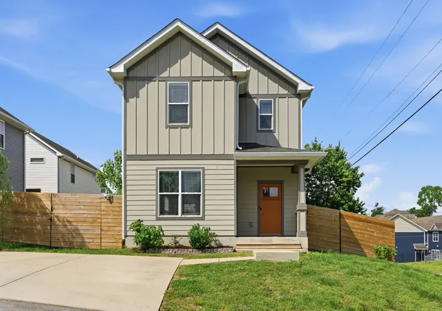 Photo 2 of Single family home for sale at 2140 15th Ave N, Nashville, TN 37208 | MLS# 3525851 | Listing updated on 2026-08-25