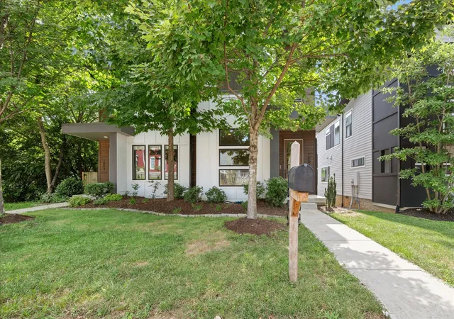 Photo 3 of Townhouse for sale at 1605 10th Avenue N, Nashville, TN 37208 | MLS# 3516470 | Listing updated on 2026-09-03