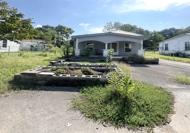 1st image of 410 Elm St, Winchester, TN 37398 | MLS# 3520401