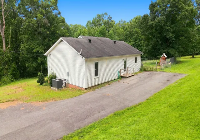 32nd image of 325 Clyde Wix Rd, Westmoreland, TN 37186 | MLS# 3516356