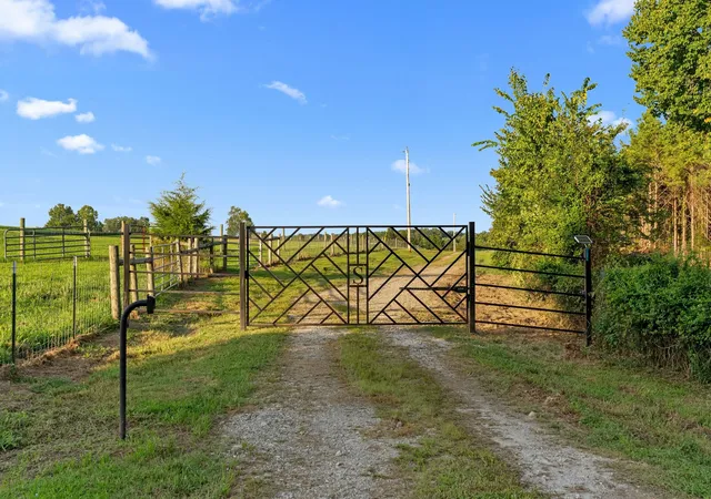 2nd image of 7200 Pinewood Rd, Nunnelly, TN 37137 | MLS# 3519210
