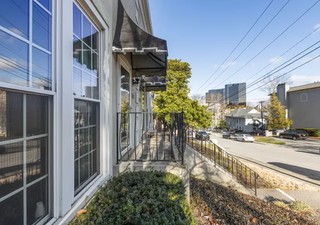 3rd image of 112 Saint Charles Pl, Nashville, TN 37212 | MLS# 3516402