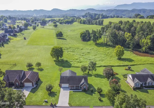 Photo 3 of Sale Pending at 1616 Ellis Woods Loop, Sevierville, TN 37876 | MLS# 3516383 | Listing updated on 2026-09-25