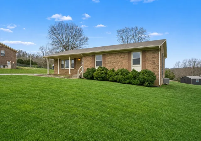 Photo 2 of Single family home for sale at 210 Lee Ave, Woodbury, TN 37190 | MLS# 3516414 | Listing updated on 2026-08-20