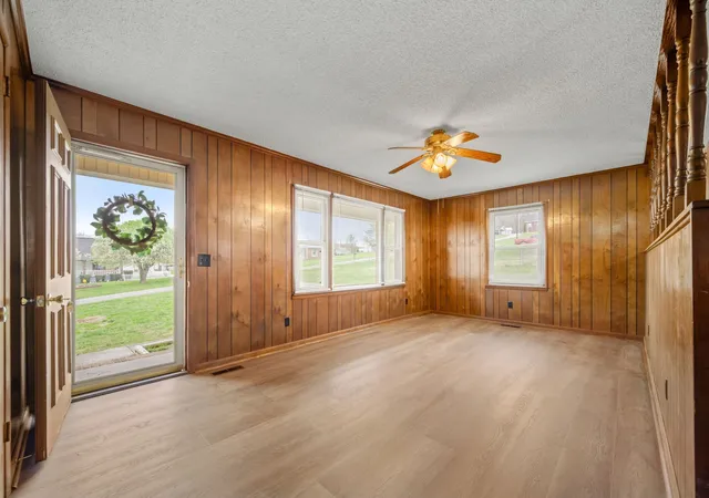 Photo 4 of Single family home for sale at 210 Lee Ave, Woodbury, TN 37190 | MLS# 3516414 | Listing updated on 2026-08-20