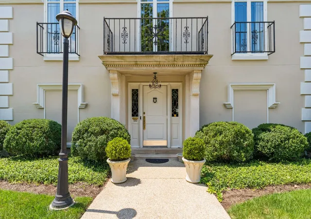 3rd image of 615 Belle Meade Blvd #100, Nashville, TN 37205 | MLS# 3520439