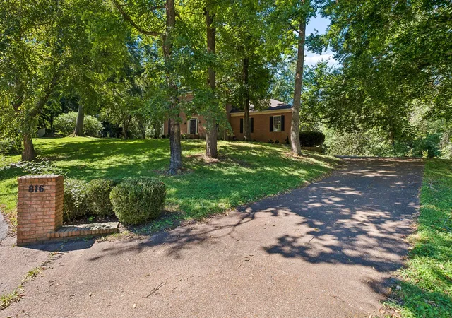 Photo 1 of Single family home for sale at 816 Chestnut Ct, Brentwood, TN 37027 | MLS# 3519097 | Listing updated on 2026-10-06
