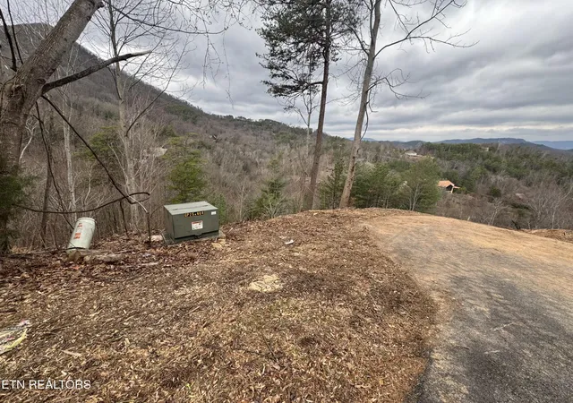 3rd image of 0 Hikers Path Lane, Sevierville, TN 37862 | MLS# 3516898