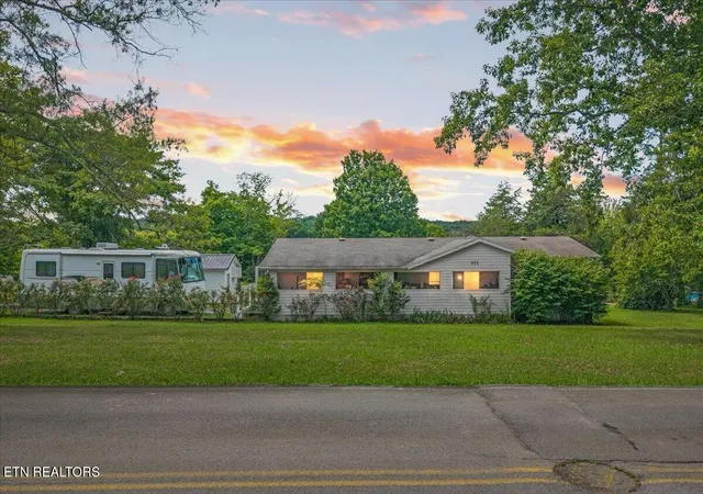 3rd image of 955 N Main St, Decatur, TN 37322 | MLS# 3516670