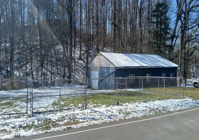4th image of 2405 Clearwater Rd, Athens, TN 37303 | MLS# 3516685