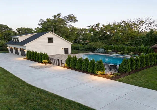 Photo 2 of Single family home for sale at 2806 27th Avenue S, Nashville, TN 37212 | MLS# 3516629 | Listing updated on 2026-10-14