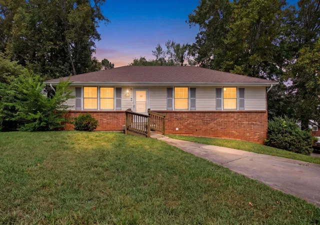 1st image of 621 Linda Ln, Clarksville, TN 37042 | MLS# 3518920
