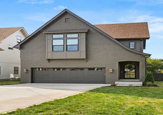Photo 1 of Single family home for sale at 615 Rosebank Ave, Nashville, TN 37206 | MLS# 3519048 | Listing updated on 2026-10-14