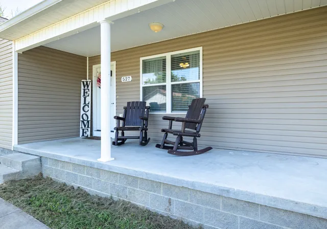 image of 527 W 4th Ave, Hohenwald, TN 38462 | MLS# 3516521