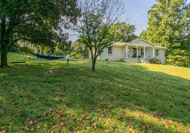 3rd image of 637 Mount Olivet Rd, Columbia, TN 38401 | MLS# 3521026