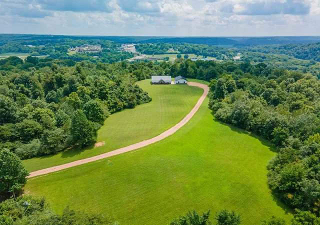 Photo 1 of Single family home for sale at 321 Old Sr 48, Centerville, TN 37033 | MLS# 3541000 | Listing updated on 2026-09-26