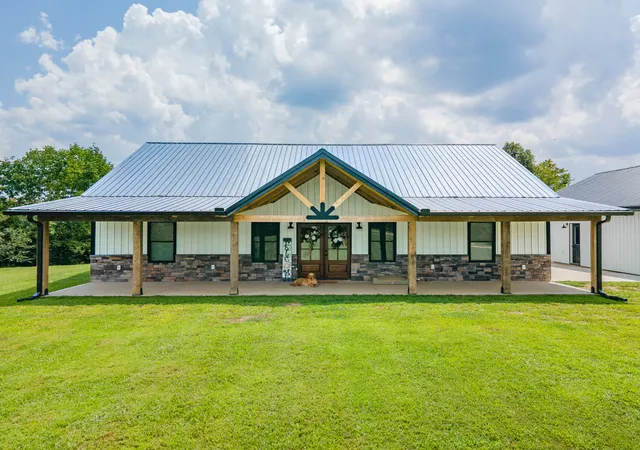 Photo 4 of Single family home for sale at 321 Old Sr 48, Centerville, TN 37033 | MLS# 3541000 | Listing updated on 2026-09-26
