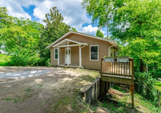 3rd image of 108 S Seminole Dr, Chattanooga, TN 37411 | MLS# 3516567