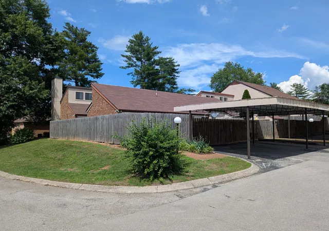 Photo 2 of Condo for sale at 916 Old Fountain Pl, Hermitage, TN 37076 | MLS# 3540301 | Listing updated on 2026-09-03