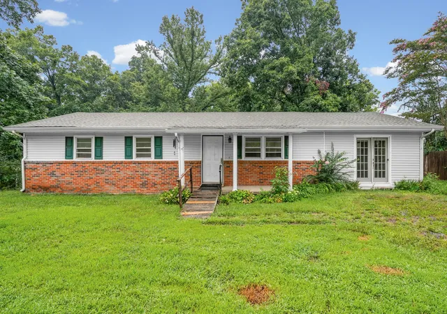 1st image of 1069 Palmyra Rd, Clarksville, TN 37040 | MLS# 3520526