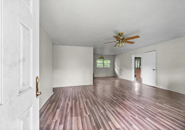 2nd image of 1069 Palmyra Rd, Clarksville, TN 37040 | MLS# 3520526