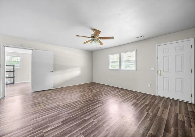 3rd image of 1069 Palmyra Rd, Clarksville, TN 37040 | MLS# 3520526