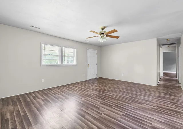 4th image of 1069 Palmyra Rd, Clarksville, TN 37040 | MLS# 3520526