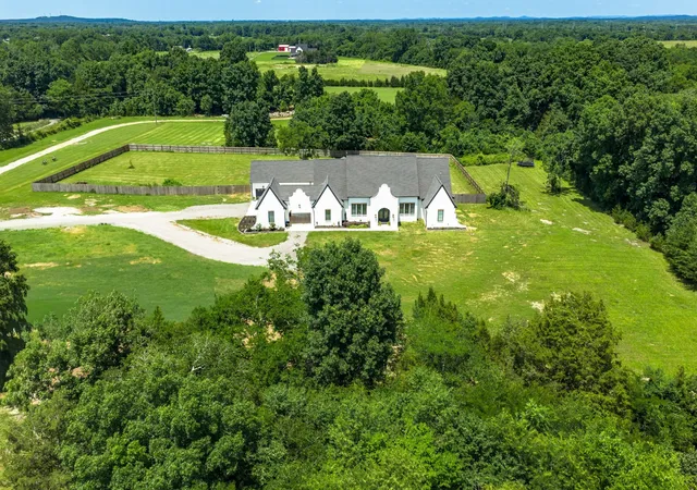 Photo 1 of Single family home for sale at 4035 Christiana Hoovers Gap Rd, Christiana, TN 37037 | MLS# 3519216 | Listing updated on 2026-10-09