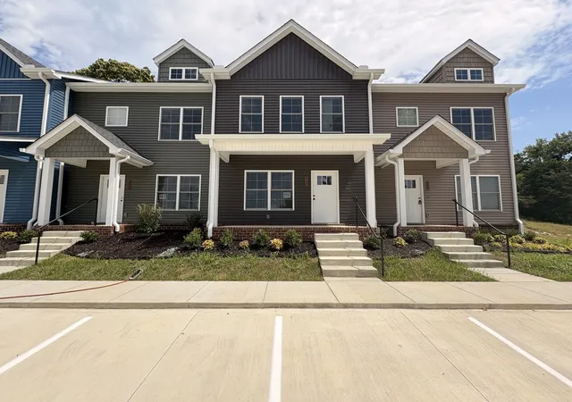 1st image of 822c W Madison St W #C, Pulaski, TN 38478 | MLS# 3518908