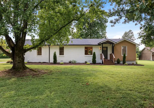 2nd image of 310 Lisa Ln, Gallatin, TN 37066 | MLS# 3520261