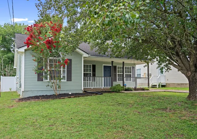 1st image of 305 Cedar Park Cir, La Vergne, TN 37086 | MLS# 3518749