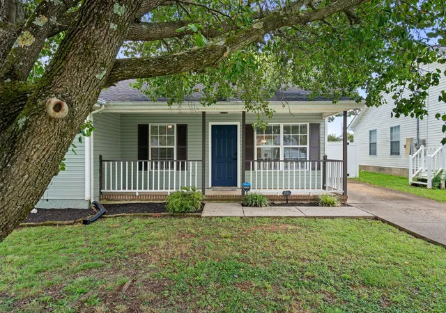 2nd image of 305 Cedar Park Cir, La Vergne, TN 37086 | MLS# 3518749