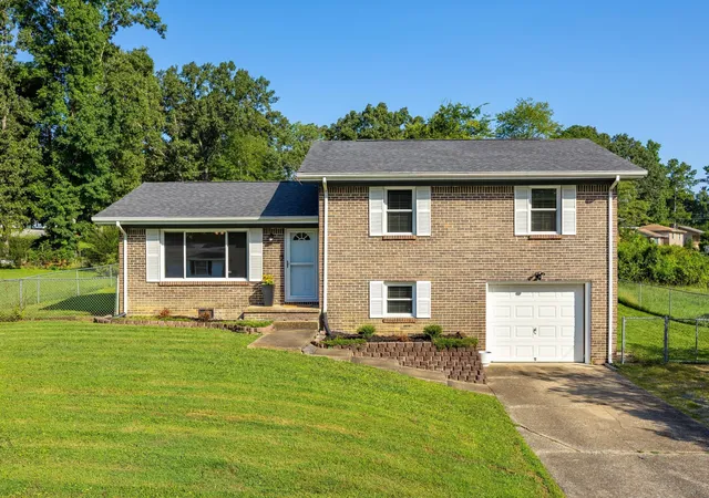 Photo 1 of Single family home for sale at 49 Foster Dr, Ringgold, GA 30736 | MLS# 3599484 | Listing updated on 2026-09-28
